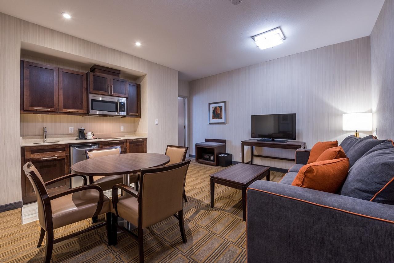 Best Western Plus Chateau Fort St. John Exterior foto